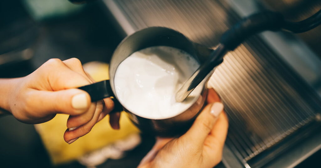 There are two ways to make foamy milk for drinks like cappuccinos and lattes